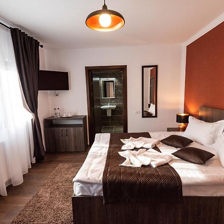 Casa Raisa Hotel Busteni Bagian luar foto